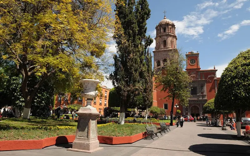 Fachada colonial La Casona que Encanta · Querétaro Centro Histórico